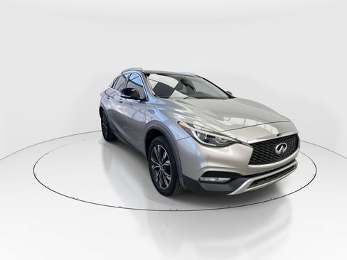 Used 2018 INFINITI QX30 Premium w/ Cargo Package AWD/4WD image 2