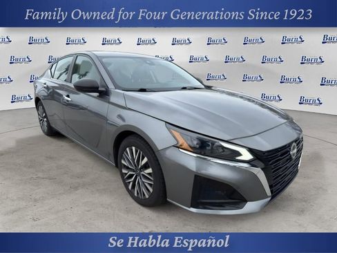 Used 2024 Nissan Altima 2.5 SV FWD image 1
