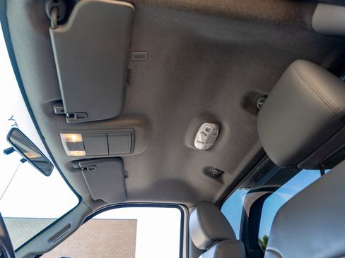 Used 2018 Ford F650 2WD Regular Cab Super Duty image 34
