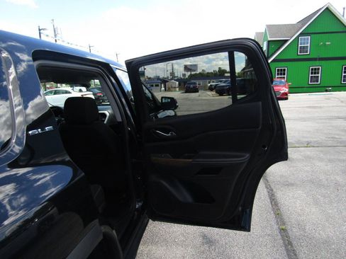 Used 2020 GMC Acadia SLE w/ LPO, Floor Liner Package FWD image 20