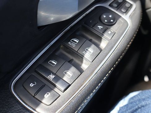 Used 2024 RAM 2500 Big Horn image 25