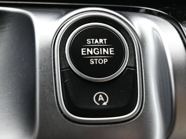 Used 2020 Mercedes-Benz GLB 250 w/ Premium Package image 28