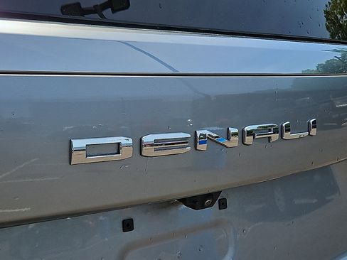 Used 2025 GMC Yukon XL Denali AWD/4WD image 31