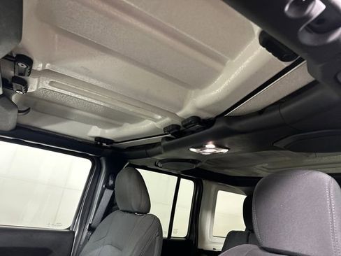 Used 2023 Jeep Wrangler Unlimited w/ 8.4" Radio Group image 12