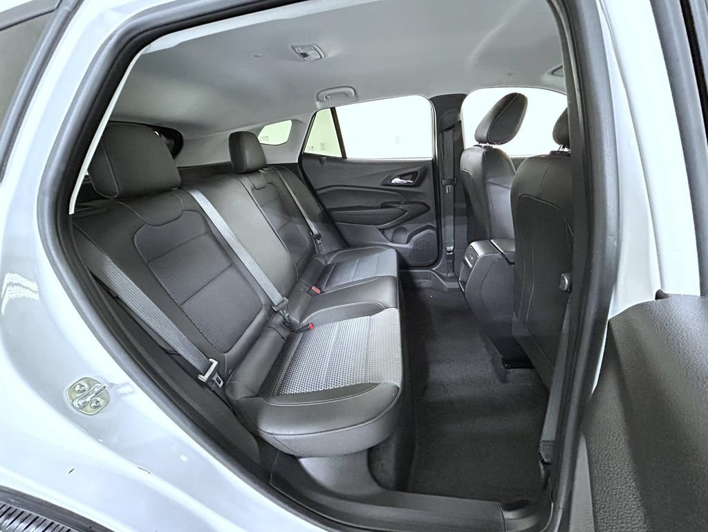 Used 2025 Chevrolet Trax LT FWD image 18
