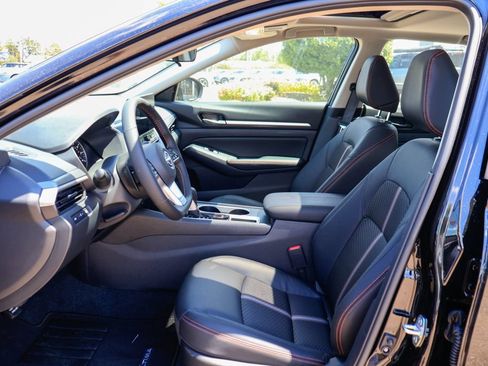 New 2026 Nissan Altima 2.5 SR w/ SR Midnight Edition Package FWD image 7