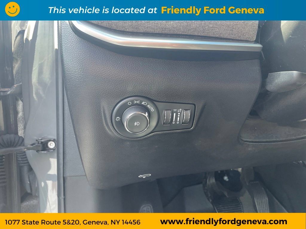 Used 2023 Jeep Compass Latitude w/ Convenience Group AWD/4WD image 12