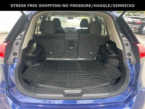 Used 2018 Nissan Rogue SV w/ Premium Package image 31