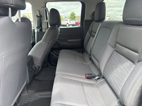 Used 2024 Nissan Frontier SV AWD/4WD image 6