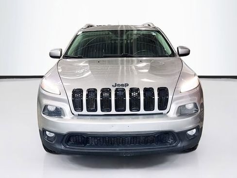 Used 2016 Jeep Cherokee Latitude image 4