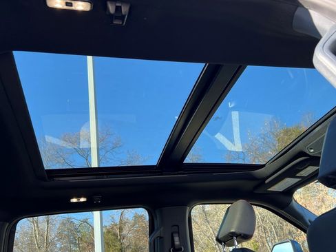 Used 2022 Ford F250 Lariat w/ Lariat Ultimate Package image 13