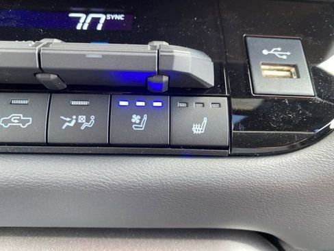 New 2026 Toyota Tundra Platinum AWD/4WD image 12
