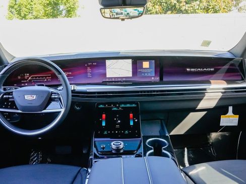 New 2026 Cadillac Escalade Luxury AWD/4WD image 12