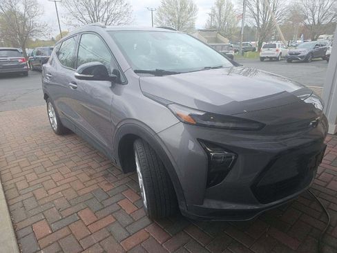 Used 2023 Chevrolet Bolt EUV LT FWD image 4
