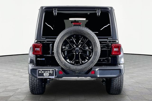Used 2021 Jeep Wrangler Unlimited Sahara w/ Cold Weather Group AWD/4WD image 5