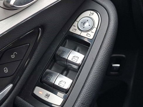 Used 2019 Mercedes-Benz GLC 300 GLC 300 image 24