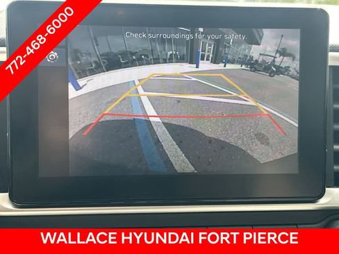 Used 2024 Hyundai Venue SEL FWD image 31
