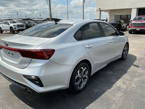 Used 2019 Kia Forte LXS FWD image 5