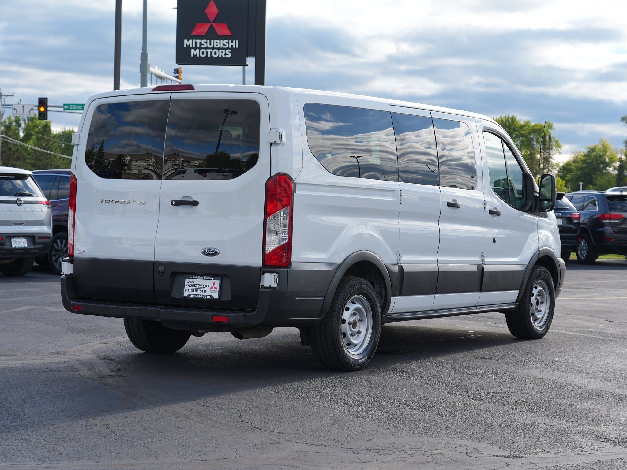 Used 2019 Ford Transit 150 XL RWD image 3
