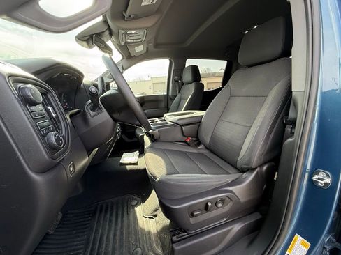 Used 2024 Chevrolet Silverado 1500 Custom Trail Boss w/ LPO, Dark Essentials Package image 17