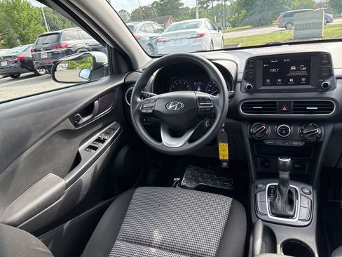 Used 2021 Hyundai Kona SE AWD/4WD image 9
