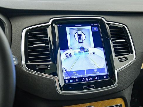 Certified 2025 Volvo XC90 B6 Ultra image 27