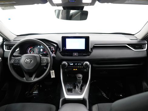 Used 2023 Toyota RAV4 LE AWD/4WD image 13