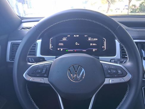 Used 2022 Volkswagen Atlas Cross Sport SE FWD image 12
