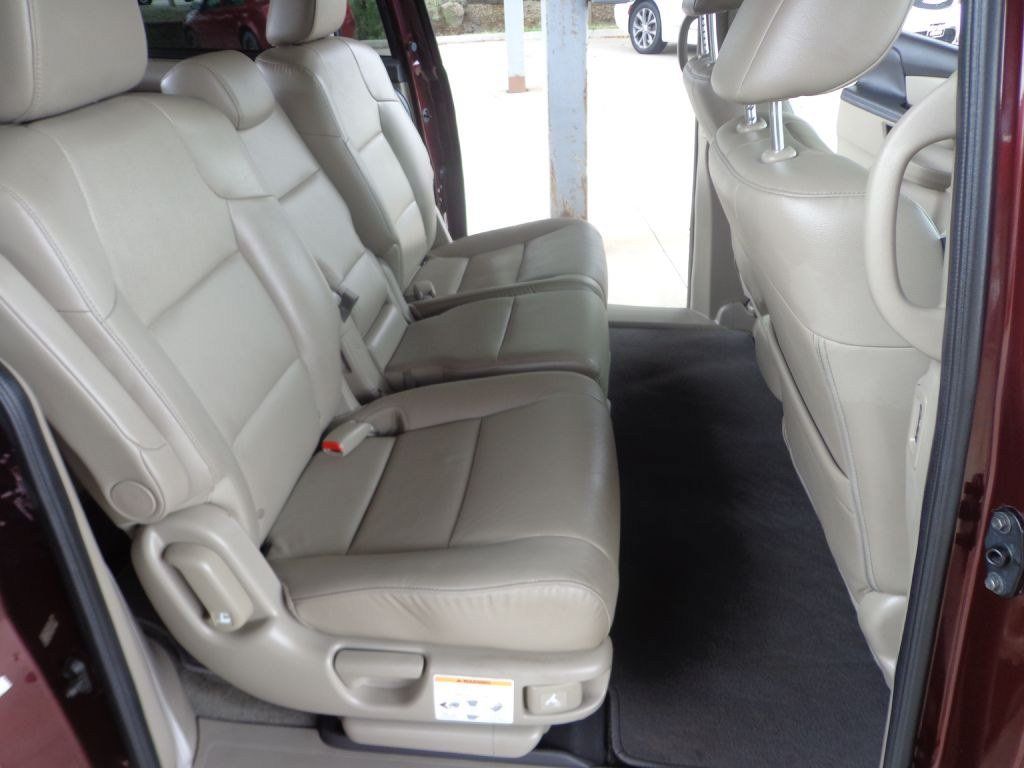 Used 2014 Honda Odyssey Touring image 19