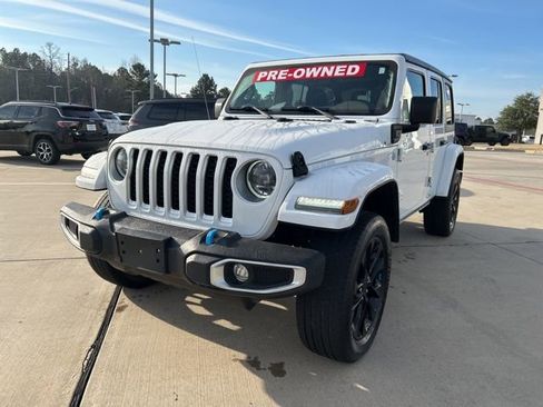 Used 2023 Jeep Wrangler Unlimited Sahara image 3