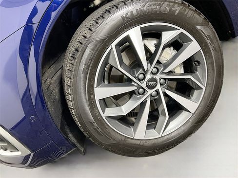 Used 2023 Audi Q5 2.0T Prestige w/ Prestige Package image 32