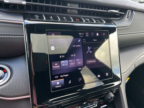 Used 2024 Jeep Grand Cherokee Laredo X image 35