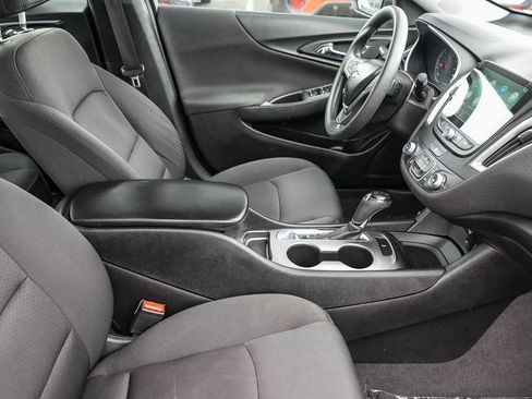 Used 2019 Chevrolet Malibu LS image 18