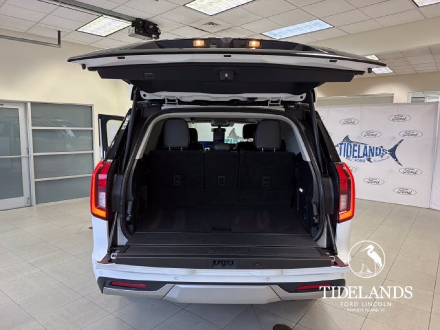 Certified 2025 Ford Expedition Platinum AWD/4WD image 12