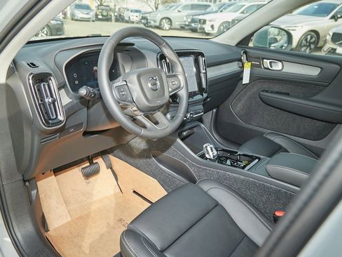 New 2025 Volvo XC40 B5 Plus w/ Climate Package image 10