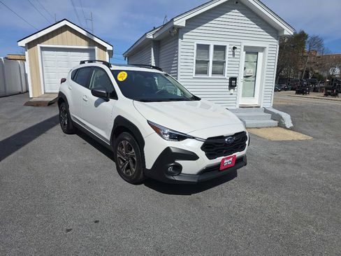 Used 2024 Subaru Crosstrek 2.0i Premium image 2