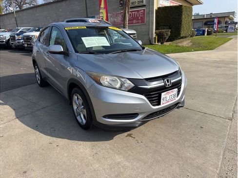 Used 2018 Honda HR-V LX image 3
