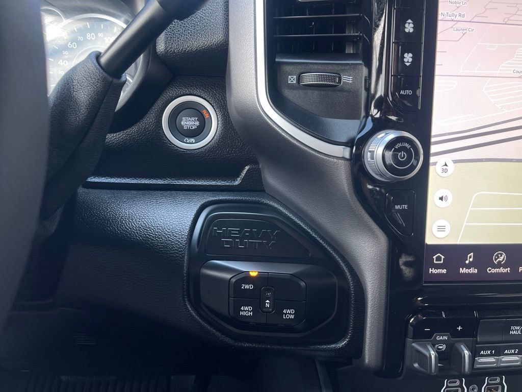 New 2027 RAM 3500 Big Horn AWD/4WD image 17