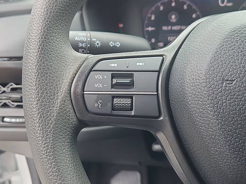 Used 2025 Honda Accord LX image 20