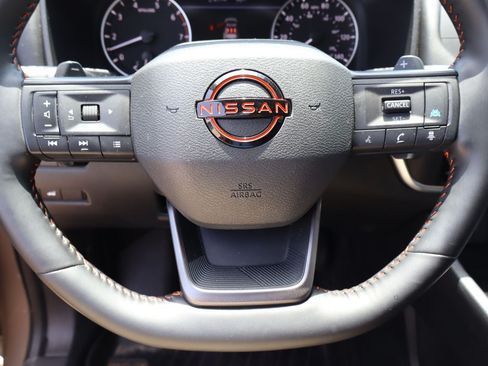 Used 2025 Nissan Rogue SV AWD/4WD image 11