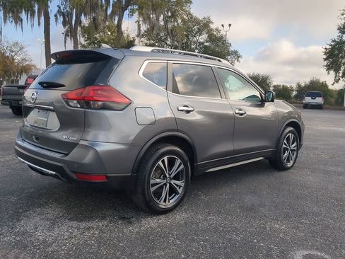 Certified 2019 Nissan Rogue SV w/ Sun & Sound Touring Package image 4