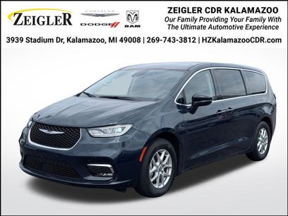 Certified 2025 Chrysler Pacifica Select