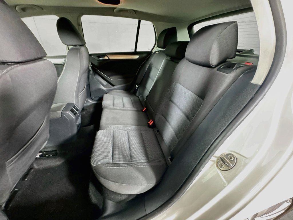 Used 2013 Volkswagen Golf TDI FWD image 27
