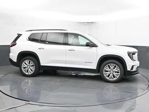 Used 2024 GMC Acadia Elevation FWD image 3