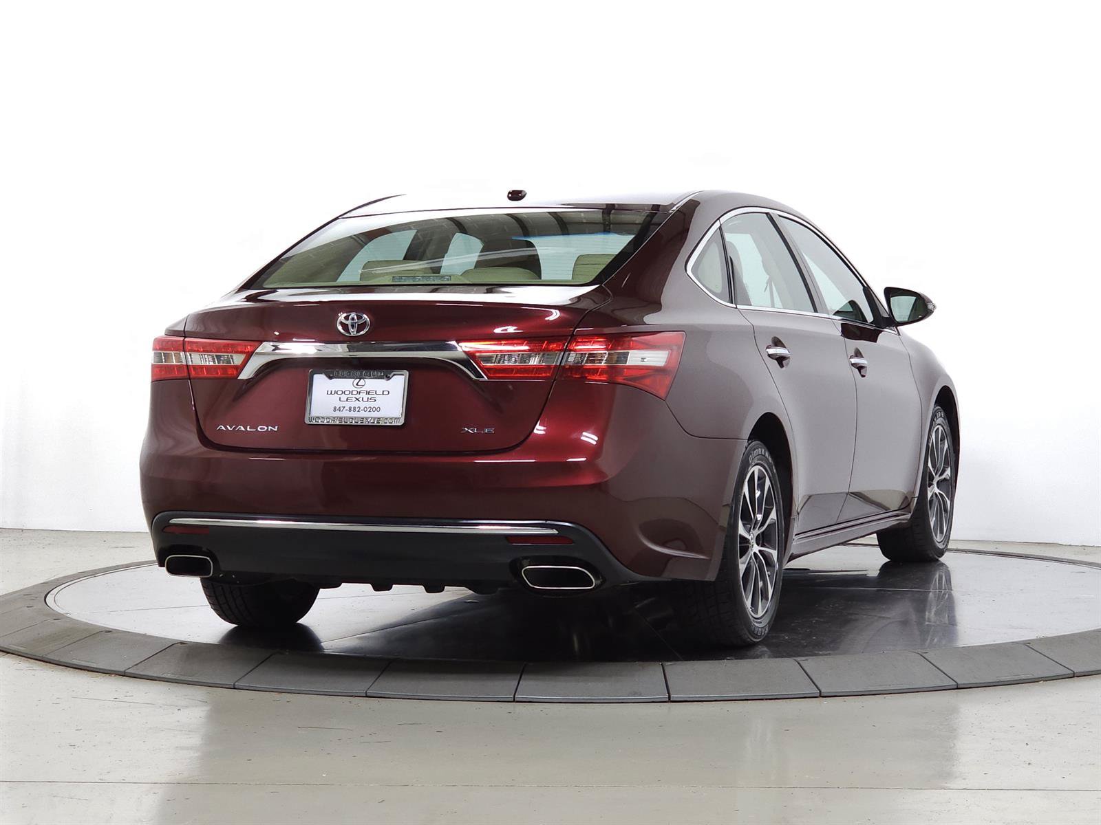 Used 2016 Toyota Avalon XLE Premium FWD image 8