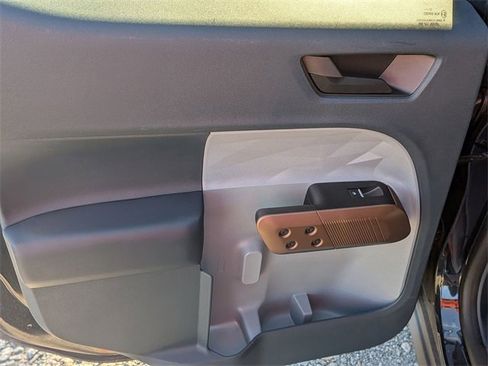 Used 2023 Ford Maverick Lariat w/ Lariat Luxury Package image 26