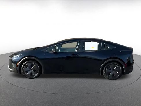 Used 2025 Toyota Prius LE image 4