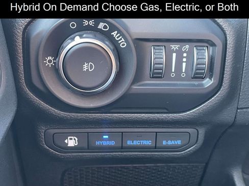 Used 2021 Jeep Wrangler Unlimited Sahara w/ Safety Group AWD/4WD image 13