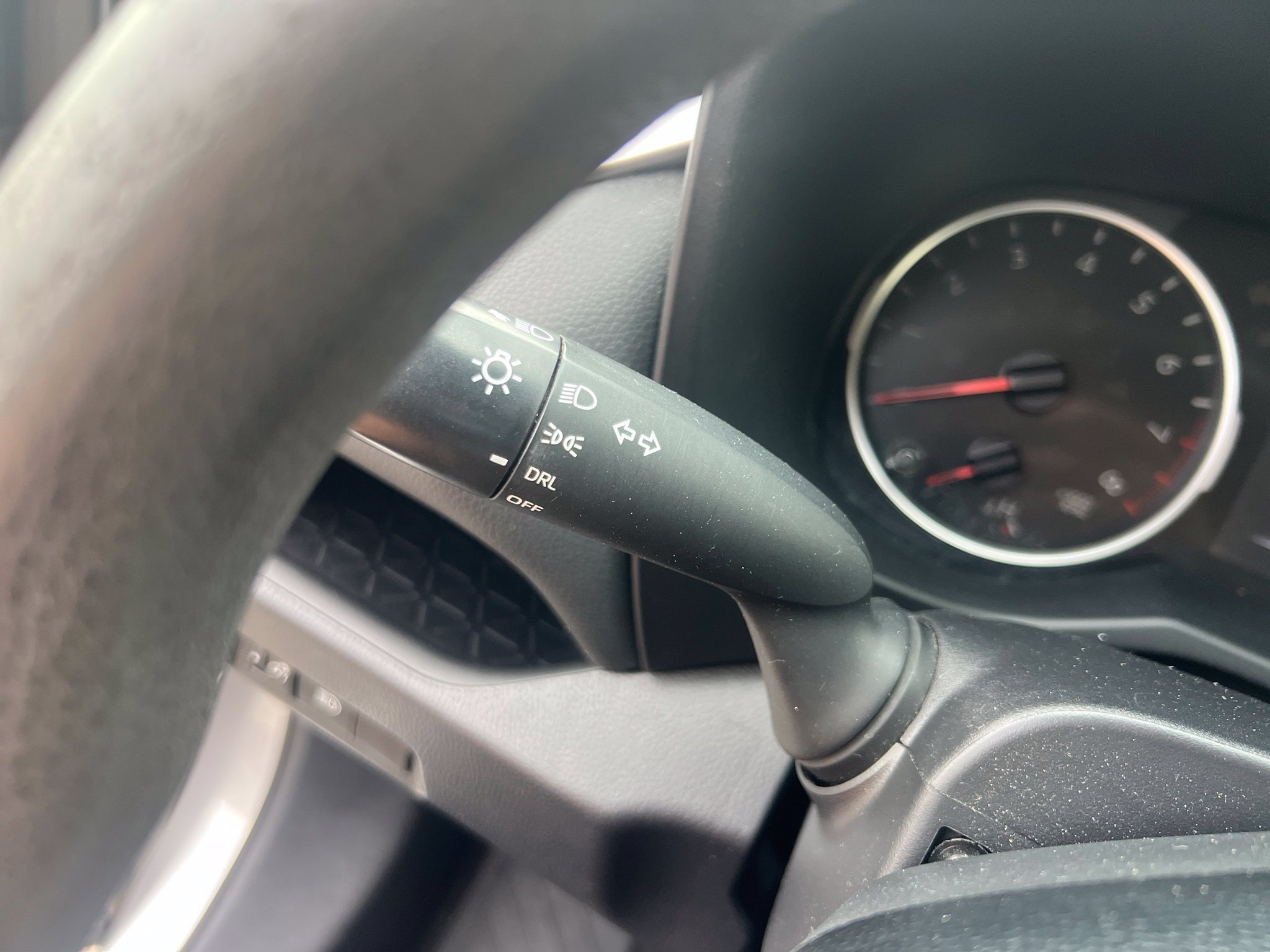 Used 2021 Toyota RAV4 LE FWD image 21