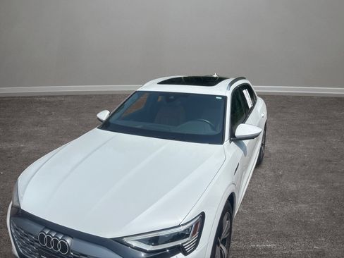 Used 2024 Audi Q8 e-tron Premium Plus w/ Premium Plus Package image 14